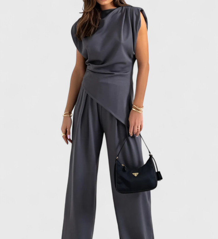 Ensemble Sofia asymétrique avec épaules drapées