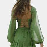 Robe Mini Skylar avec Décolleté en V et Manches Légères