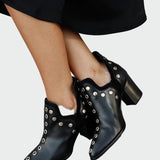 Chaussures Élégantes Magdaléna avec Clous et Semelle Solide