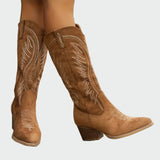 Elena | Bottes western en daim marron brodées et à la mode