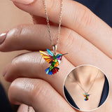 Clara™ | Collier élégant en forme de colibri