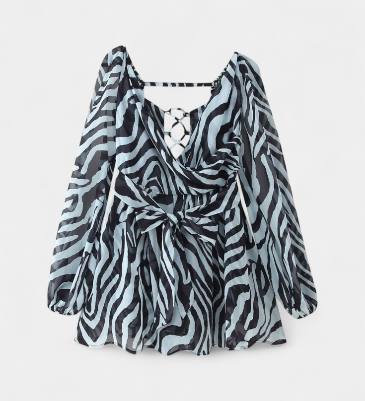 Robe Mini Skylar avec Décolleté en V et Manches Légères