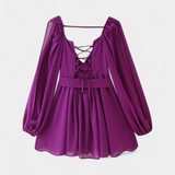 Robe Mini Skylar avec Décolleté en V et Manches Légères