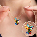 Clara™ | Collier élégant en forme de colibri