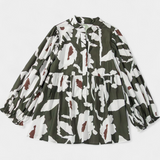 Blouse Filomena avec patte de boutonnage mi-longue et manches bouffantes en imprimé floral abstrait