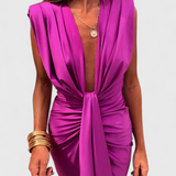 Robe Midi Lakisha avec Plis et Décolleté en V Profond