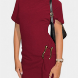 Robe Mini Coraline avec Taille Drapée et Boucle en Or
