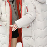 Beau manteau d'hiver avec zip et capuche