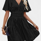 Robe Adalee pour Femmes avec Décolleté en V et Taille Croisée