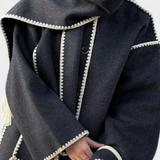 Manteau Pauline à coupe ample avec écharpe frangée intégrée