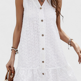 Robe Halina en coton blanc brodé avec boutons et ourlet volanté
