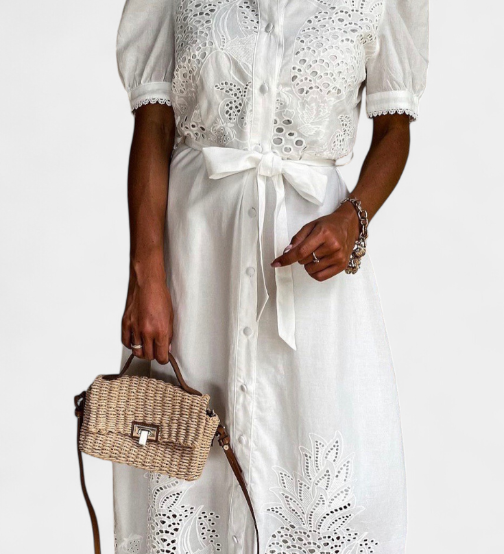 Robe Chemise Nerea Brodée avec Ceinture et Manches Bouffantes