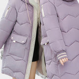 Beau manteau d'hiver avec zip et capuche