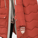 Beau manteau d'hiver avec zip et capuche