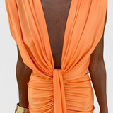 Robe Midi Lakisha avec Plis et Décolleté en V Profond